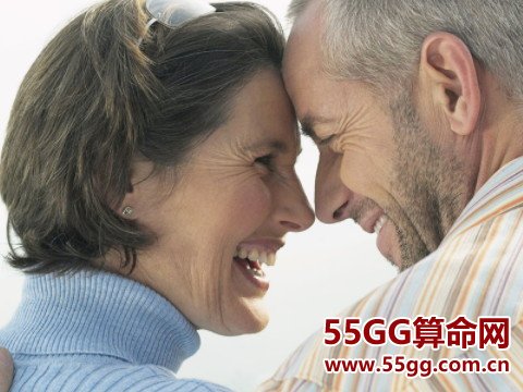 追女孩看过来 三招让属蛇女孩接受你