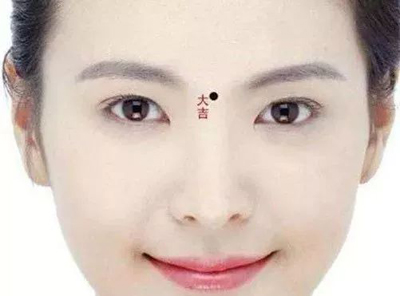 脸上哪些部位的痣属于桃花痣 这几处痣相可谓财色兼收 脸上哪些部位的痣属于桃花痣 这几处痣相可谓财色兼收