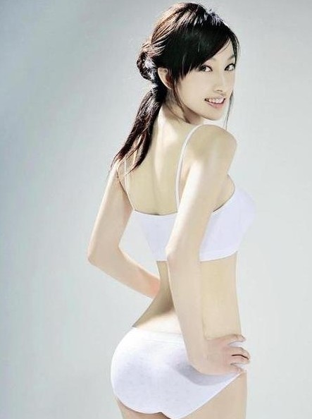 翘型，表明你是个精力旺盛的女人。活力十足，无拘无束。对于男女相爱这回事，你常常采取主动姿态，你是个思想上很放得开的女性，对于性生活，亦喜欢采取主动的引领与干脆的方式，使双方都较能获得满足感。