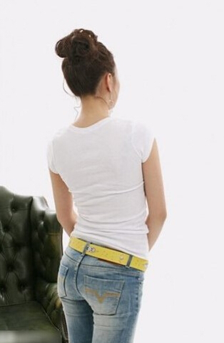 翘型，表明你是个精力旺盛的女人。活力十足，无拘无束。对于男女相爱这回事，你常常采取主动姿态，你是个思想上很放得开的女性，对于性生活，亦喜欢采取主动的引领与干脆的方式，使双方都较能获得满足感。