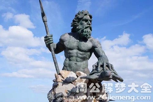 梦见海神雕像