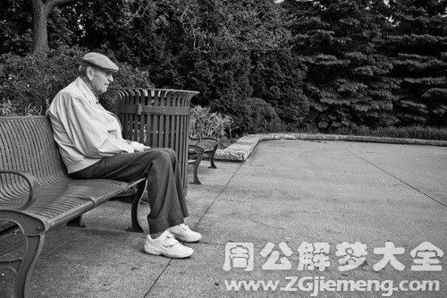 梦见已故的老人死了又复活，探索梦境背后的深层含义与心理解析